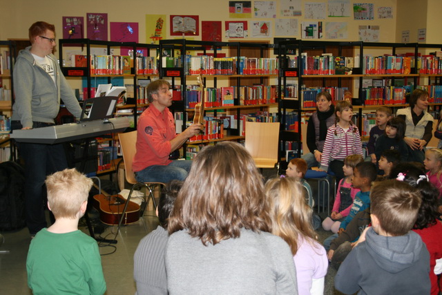 gal/2010/2010 Saitentwist Buecherei Borbeck 90 Jahre 18.11/2010 Saitentwist Buecherei Borbeck 90 Jahre 18.11. 007.jpg